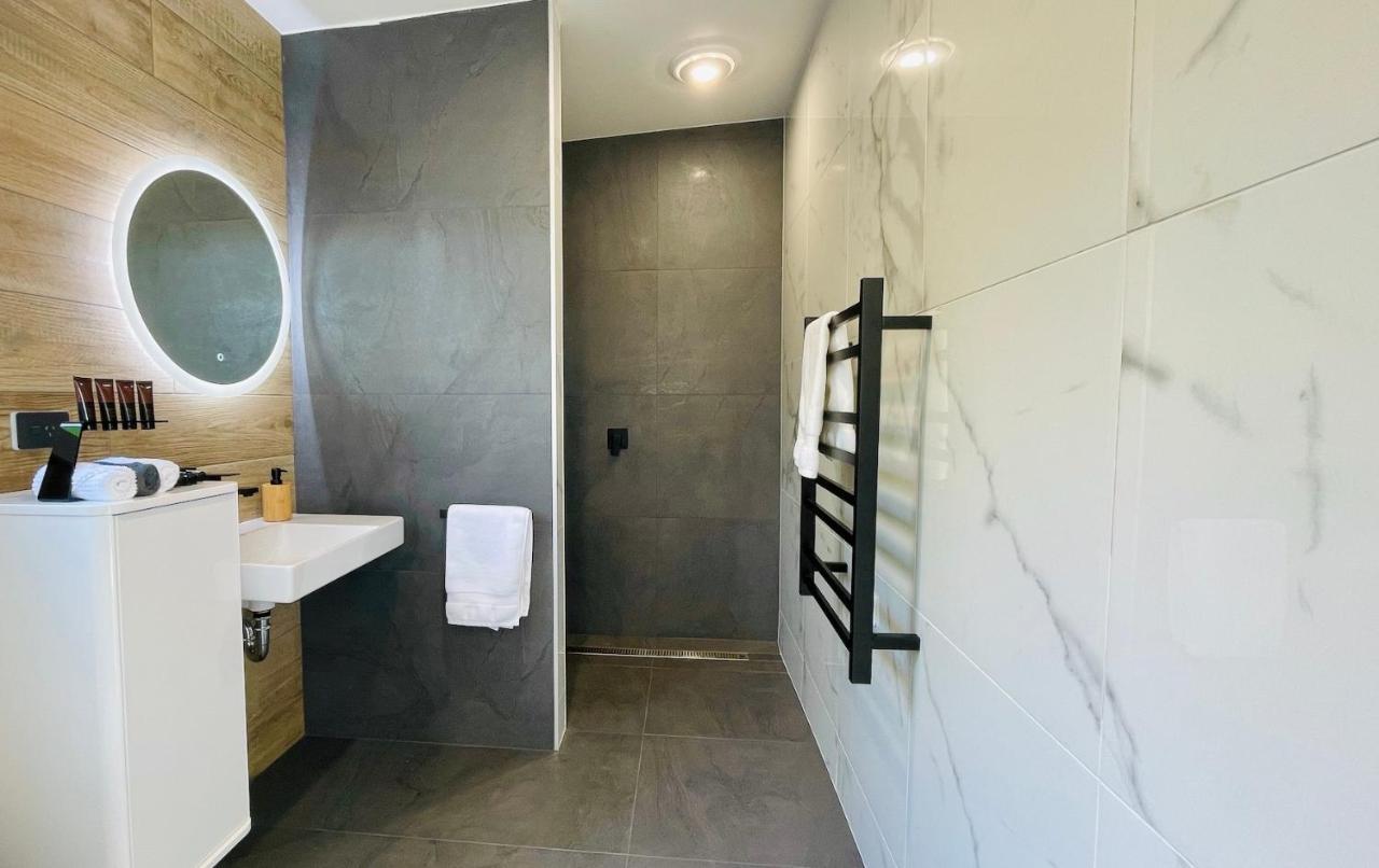 Ohope Villas With Spa,Sauna,Pool, Adults Only Ngoại thất bức ảnh